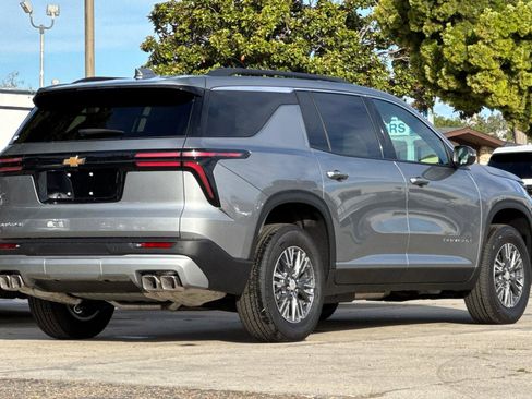 New 2026 Chevrolet Traverse LT FWD image 6