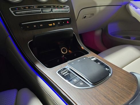 Used 2020 Mercedes-Benz GLC 300 GLC 300 image 24