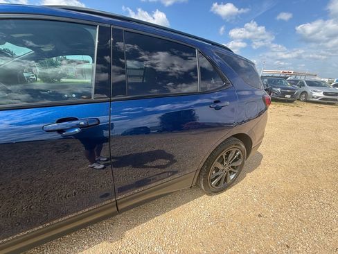 Used 2022 Chevrolet Equinox RS w/ Infotainment Package AWD/4WD image 34