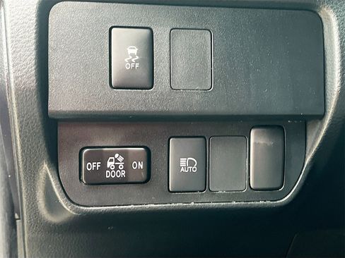 Used 2022 Toyota Tacoma SR image 10