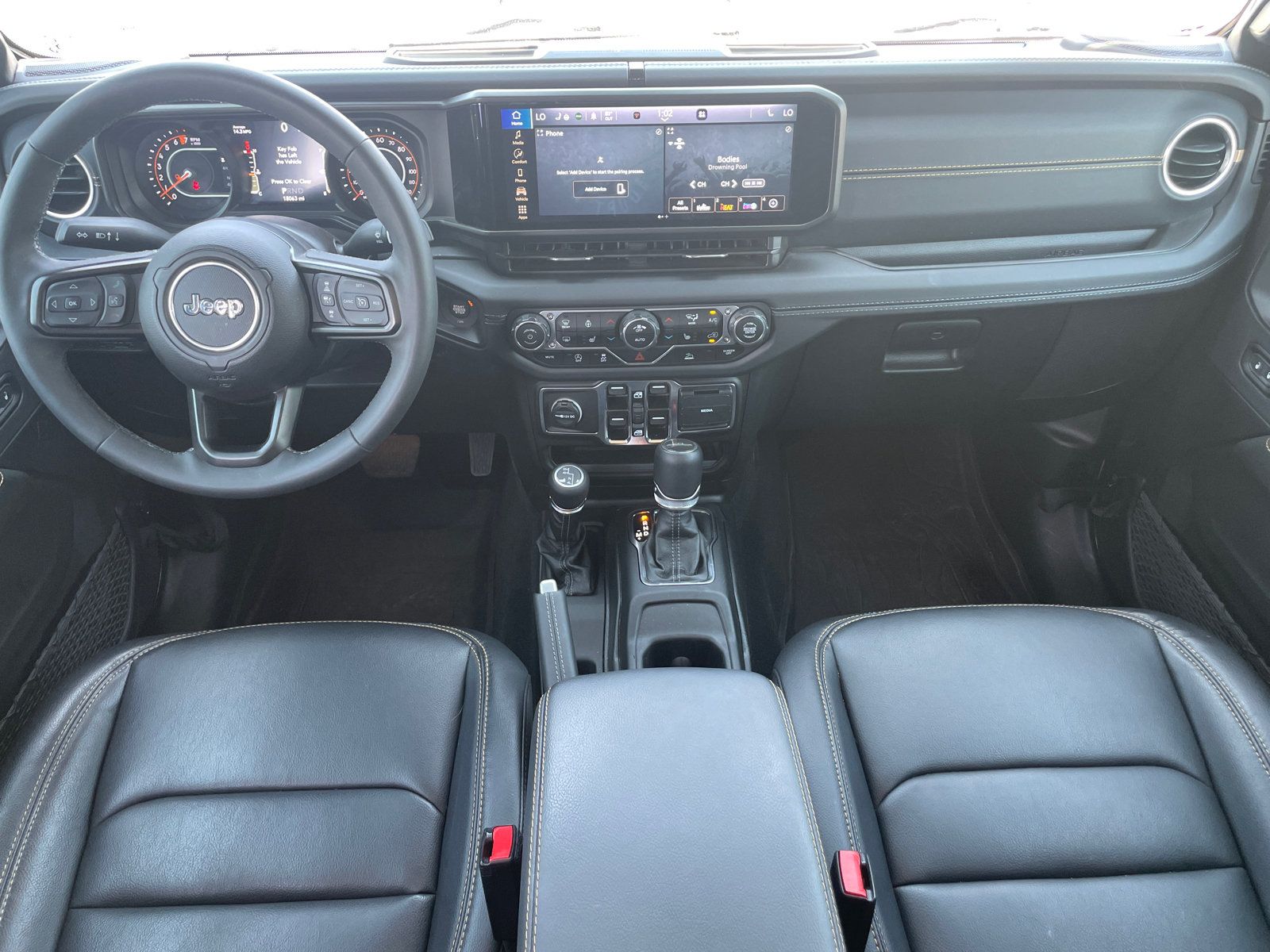Used 2025 Jeep Gladiator Sport AWD/4WD image 19