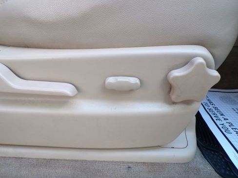 Used 2010 Chevrolet Avalanche LT w/ Suspension Package, Off-Road image 14