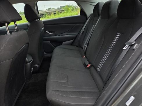 Used 2024 Hyundai Elantra SEL FWD image 19