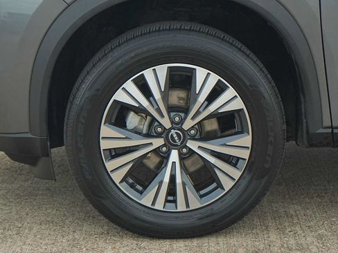 Used 2022 Nissan Rogue SV AWD/4WD image 7