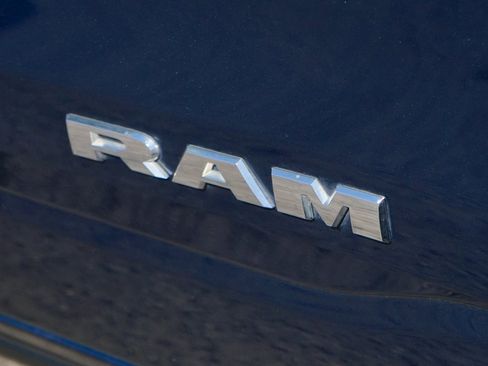 Used 2019 RAM 1500 Laramie image 52