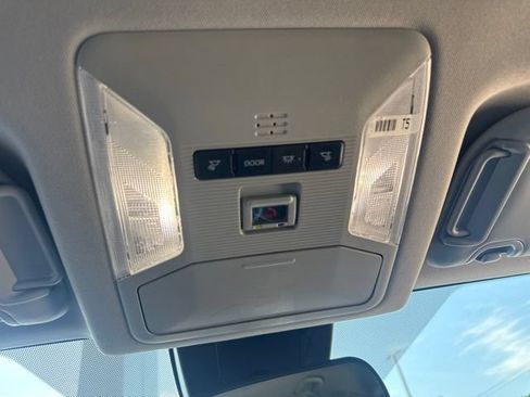 Used 2025 Toyota RAV4 XLE AWD/4WD image 25