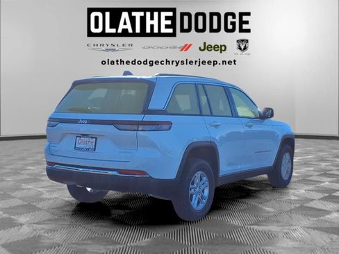 New 2025 Jeep Grand Cherokee Laredo image 27