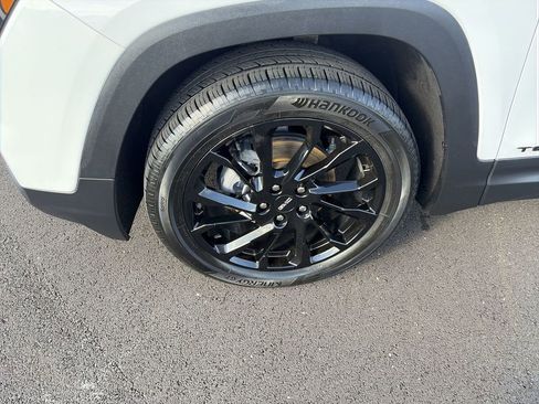 Used 2023 GMC Terrain SLT w/ Elevation Edition image 10