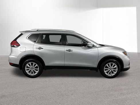 Used 2017 Nissan Rogue SV AWD/4WD image 34