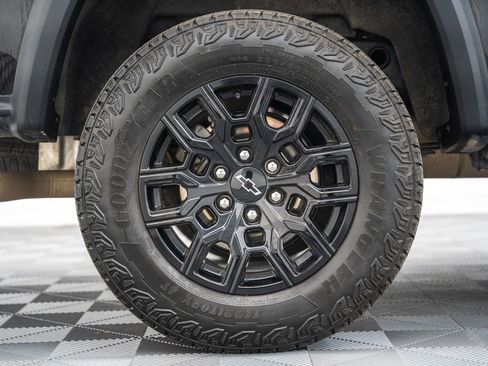 Used 2025 Chevrolet Colorado Trail Boss AWD/4WD image 18