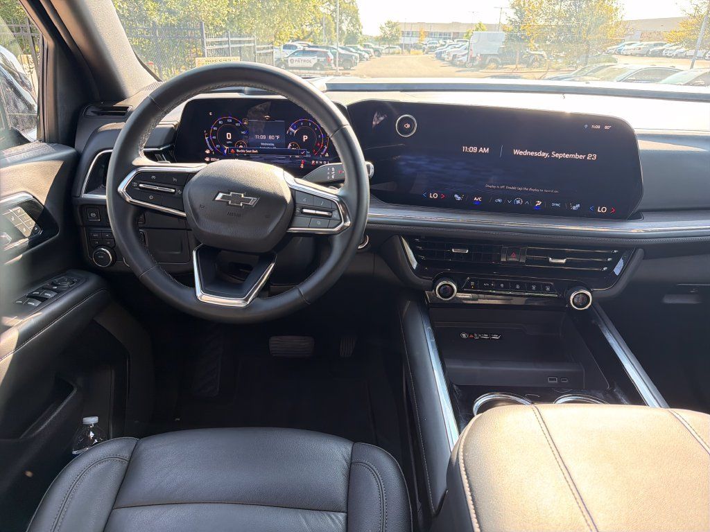 Used 2025 Chevrolet Tahoe Z71 AWD/4WD image 31