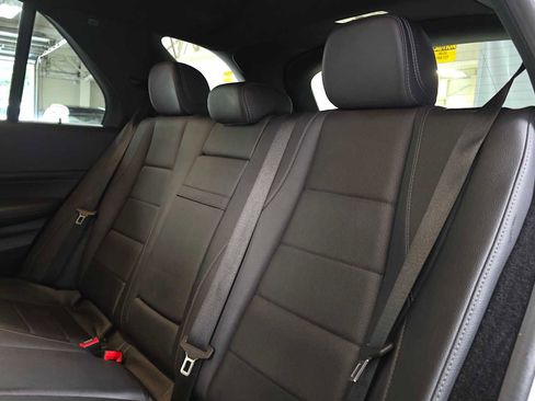 Used 2024 Mercedes-Benz GLE 450 4MATIC image 16