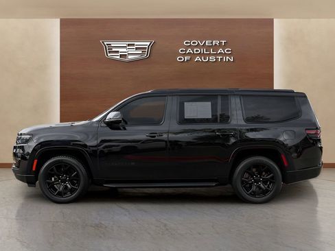 Used 2023 Jeep Wagoneer Series II image 2