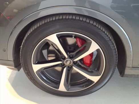 Certified 2024 Audi Q7 3.0T Prestige image 8