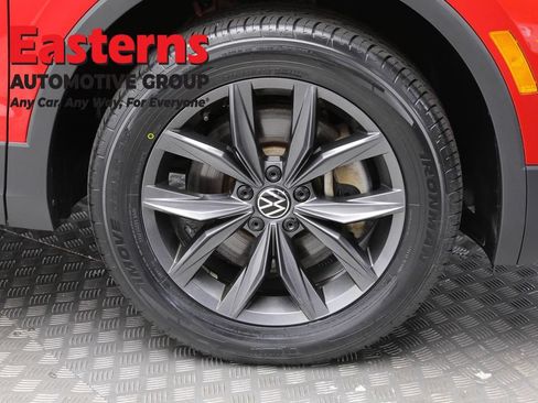 Used 2023 Volkswagen Tiguan SE AWD/4WD image 29