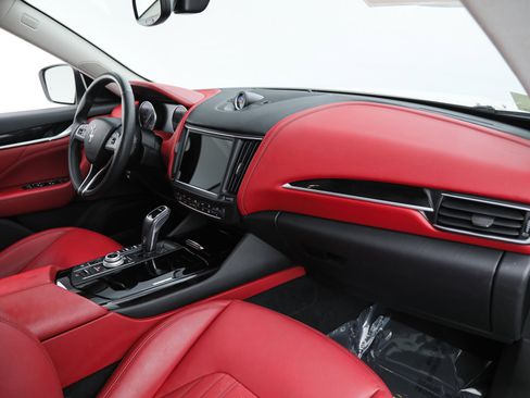 Certified 2022 Maserati Levante GT image 12