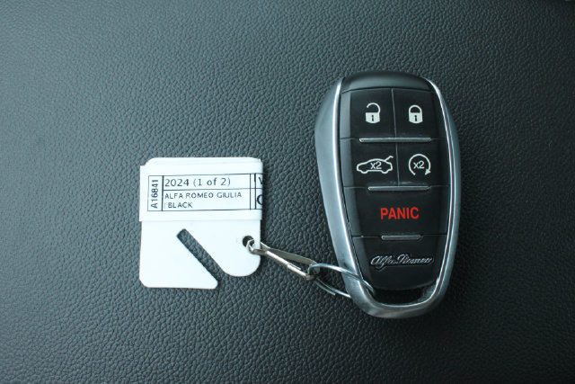 Used 2024 Alfa Romeo Giulia Ti AWD/4WD image 30