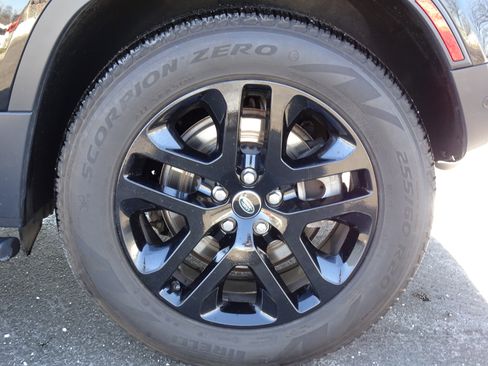 Certified 2023 Land Rover Defender 110 SE image 36