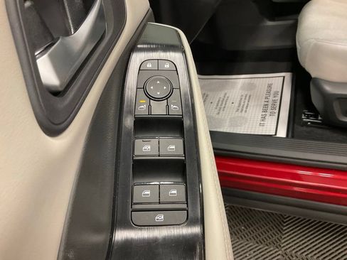 Used 2025 Nissan Rogue SV AWD/4WD image 12