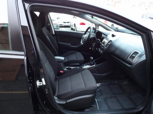 Used 2017 Kia Forte LX image 8