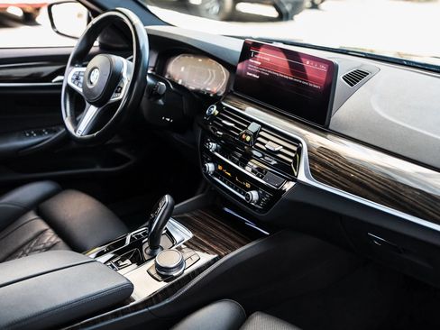Used 2021 BMW 530i w/ M Sport Package RWD image 29