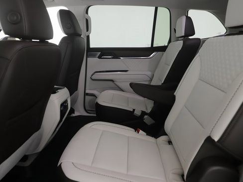 Used 2024 GMC Acadia Denali w/ Super Cruise Package image 27