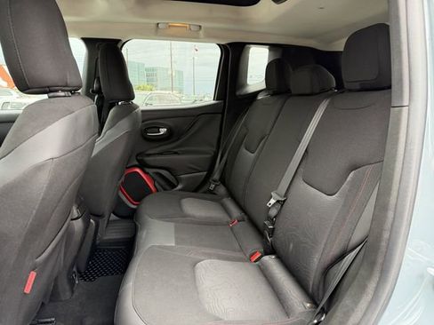 Used 2016 Jeep Renegade Trailhawk image 17