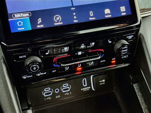 Used 2024 Jeep Grand Cherokee Trailhawk w/ Luxury Tech Group III AWD/4WD image 19