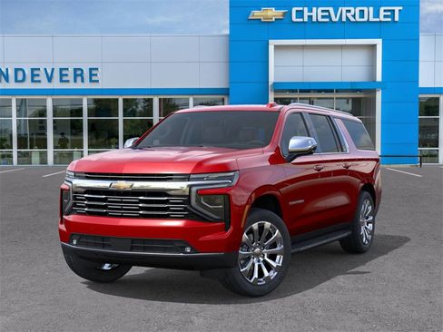 New 2025 Chevrolet Suburban Premier image 6