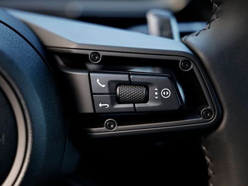 New 2026 Porsche Cayenne S image 37