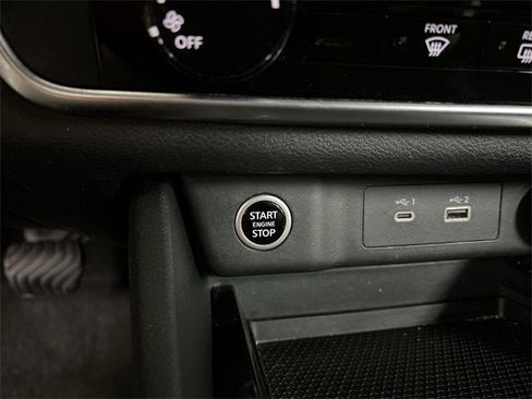 Used 2023 Nissan Rogue S image 16
