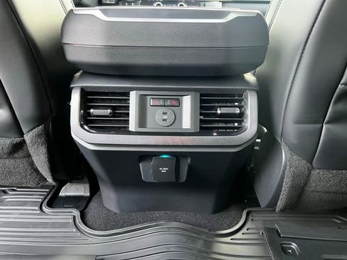 New 2025 Ford F150 Platinum w/ FX4 Off-Road Package image 17