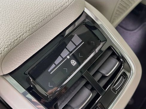 Used 2019 Volvo XC60 T5 Inscription w/ Protection Package FWD image 28