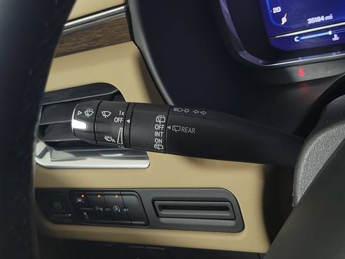 Used 2023 Chevrolet Tahoe Premier RWD image 27