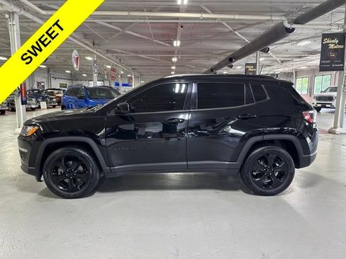 Used 2021 Jeep Compass Latitude AWD/4WD image 2