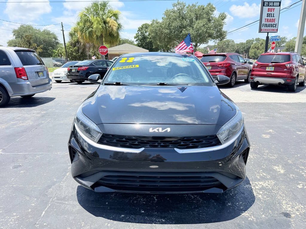 Used 2022 Kia Forte LXS FWD image 2