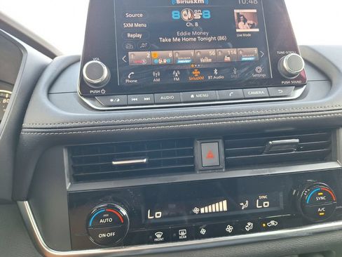 Used 2023 Nissan Rogue SV FWD image 11