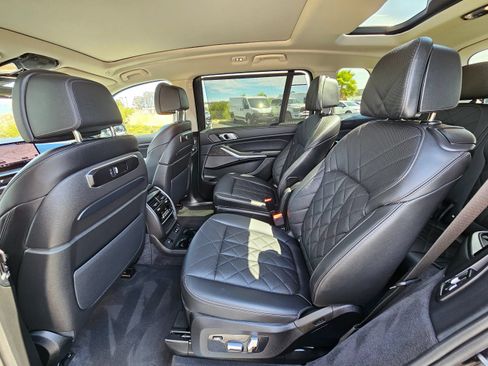 Used 2025 BMW X7 xDrive40i w/ Premium Package AWD/4WD image 26