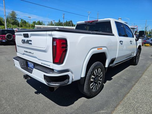 Used 2024 GMC Sierra 2500 Denali Ultimate w/ Max Trailering Package AWD/4WD image 5