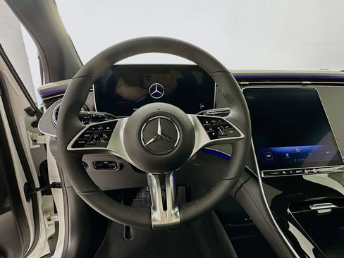 New 2026 Mercedes-Benz EQE 320 4MATIC SUV image 12