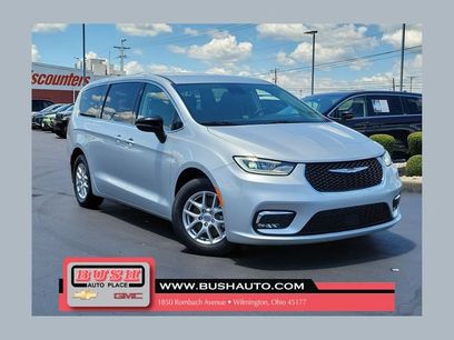 Used 2024 Chrysler Pacifica Touring-L
