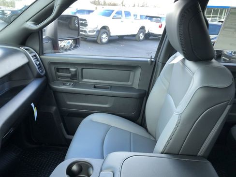 New 2026 RAM 2500 Tradesman w/ Chrome Appearance Group image 30