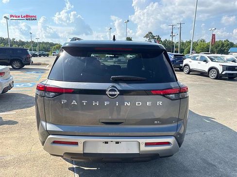 Certified 2025 Nissan Pathfinder SL FWD image 6