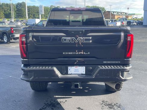 Certified 2025 GMC Sierra 2500 Denali Ultimate w/ Max Trailering Package AWD/4WD image 4