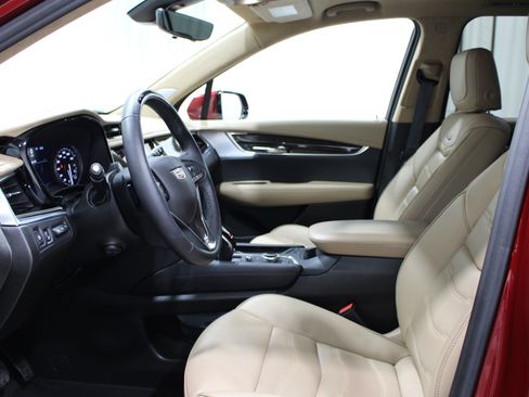 Certified 2025 Cadillac XT6 Premium Luxury w/ Platinum Package AWD/4WD image 3