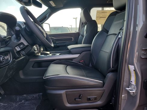 New 2026 RAM 2500 Laramie AWD/4WD image 13