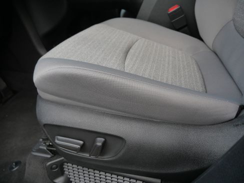 Certified 2026 Toyota Sienna LE FWD image 21