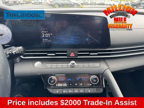 Used 2024 Hyundai Elantra Limited image 19