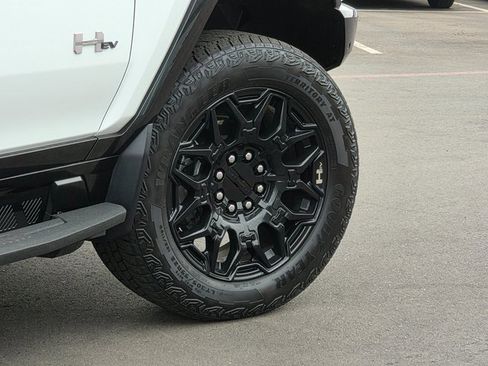 Used 2025 GMC Hummer EV 2X image 8