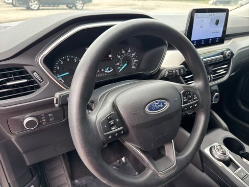 Used 2022 Ford Escape SE image 19